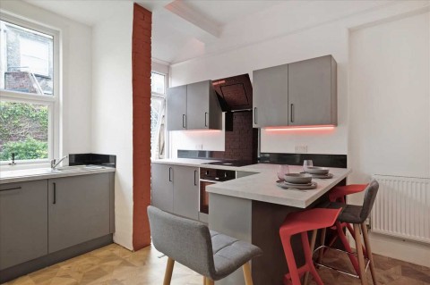 Click the photo for more details of North Road East, Plymouth