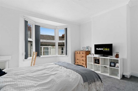 Click the photo for more details of Beaumont Avenue, Plymouth